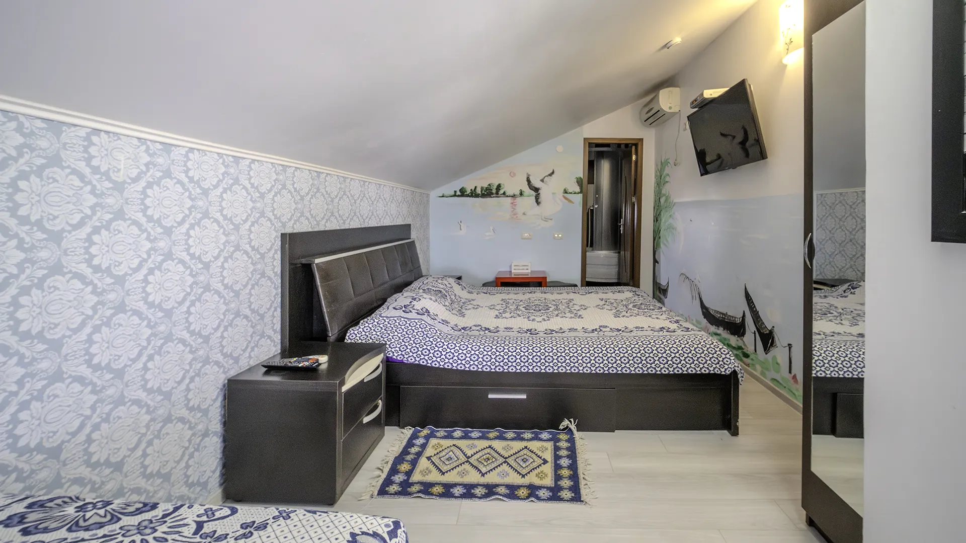 Camera Tripla Casa Alexandru si Alexandra